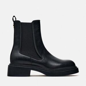 ZARA FLAT CHELSEA ANKLE BOOTS